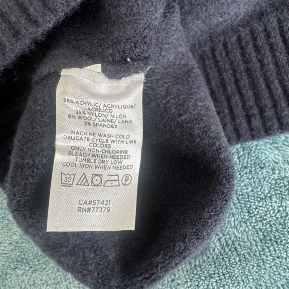 Ann Taylor Navy Blue Wool Blend Cardigan Sweater Pearl Buttons Size XS - Picture 4 of 8